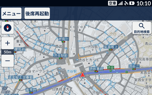 お客様の目的地はあらかじめ専用アプリにセットされるので、ナビに従って乗務します。